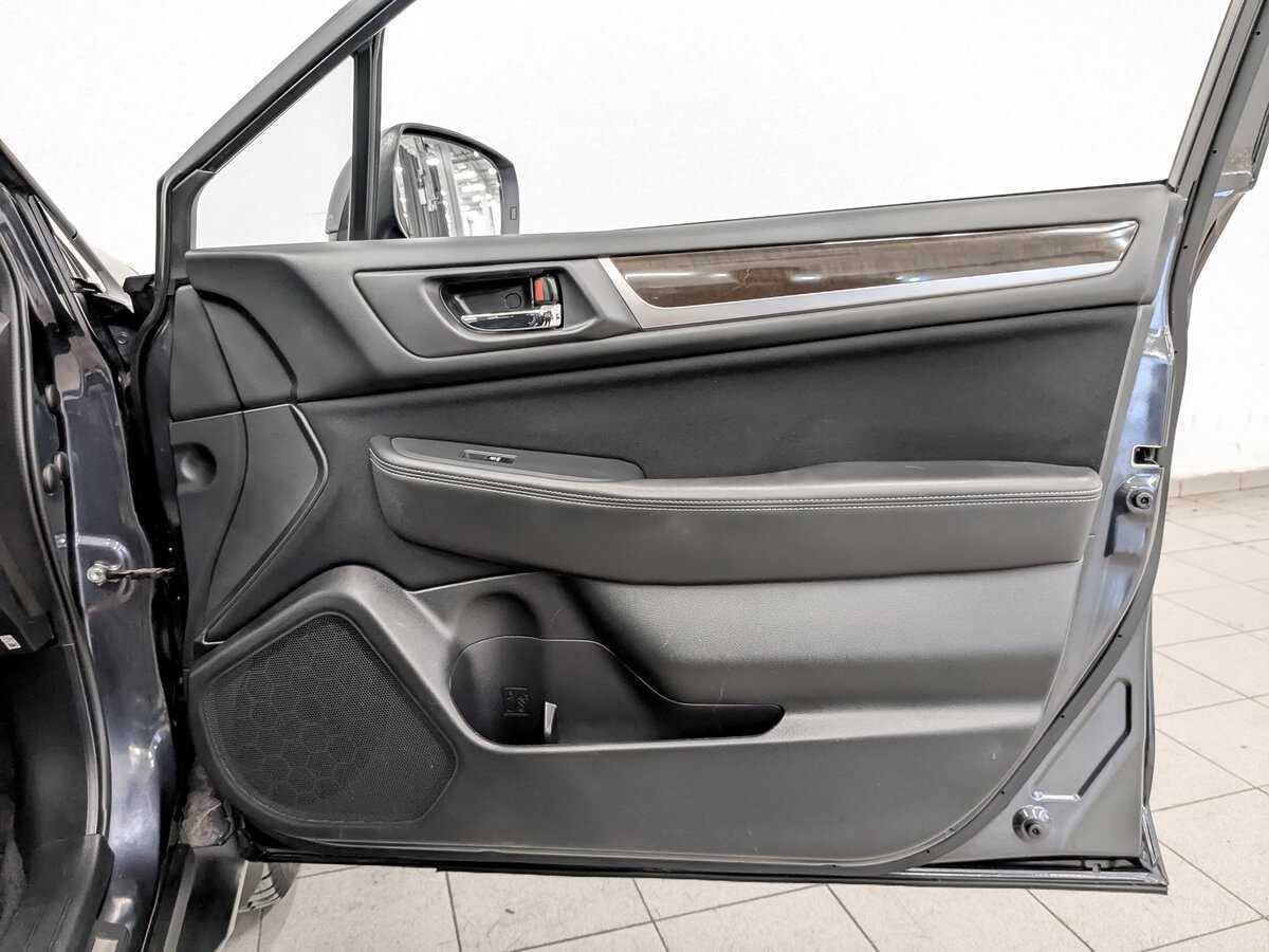 Subaru Outback с пробегом — 2015 год. Фото: #24
