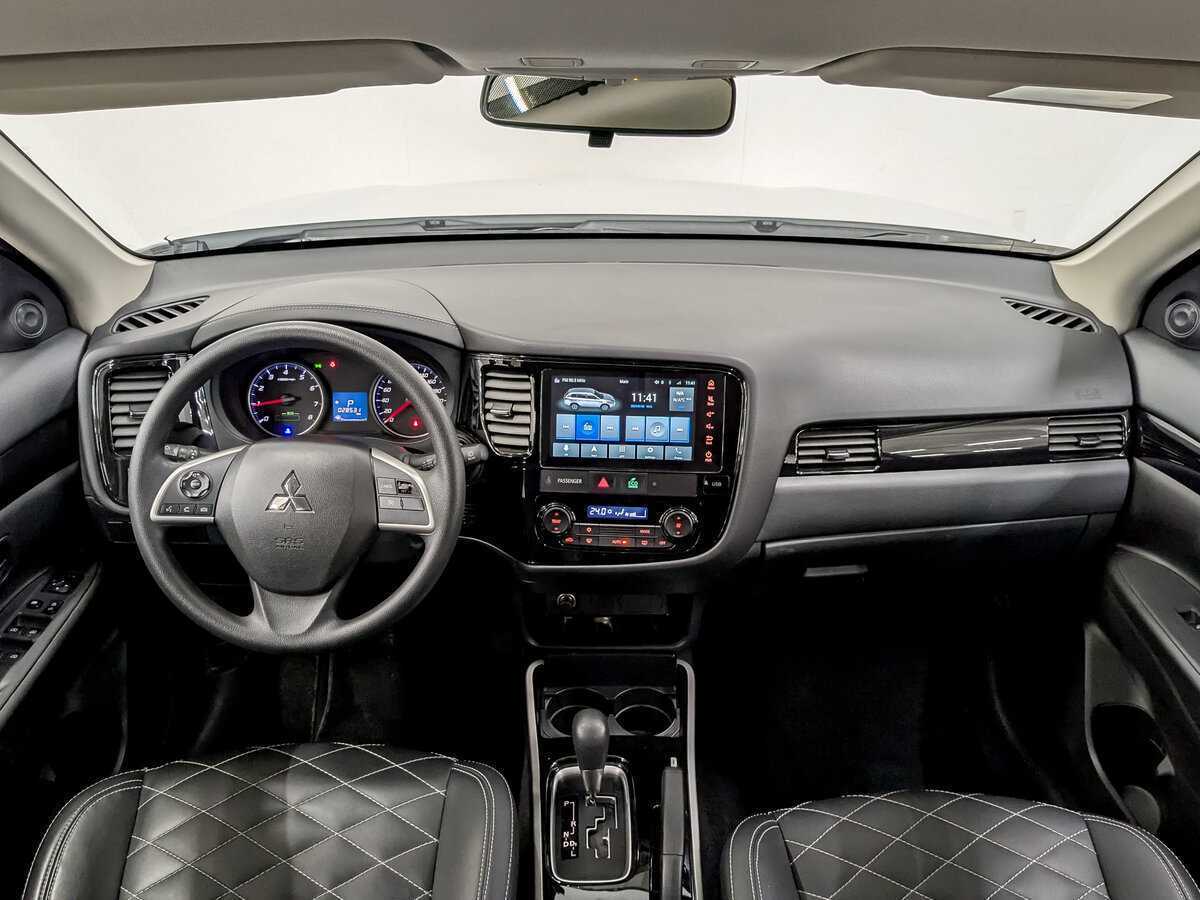 Mitsubishi Outlander с пробегом — 2022 год. Фото: #13
