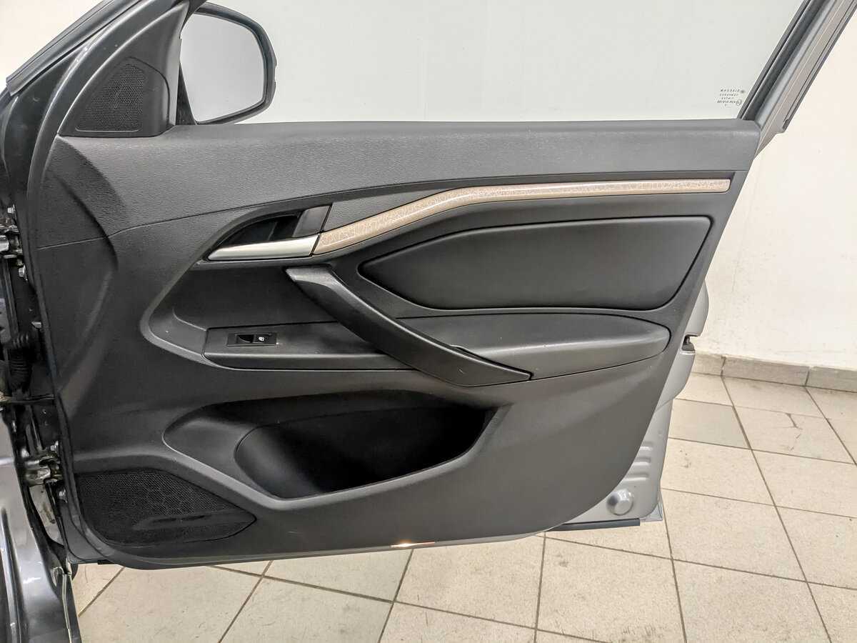 Lada (ВАЗ) Vesta с пробегом — 2017 год. Фото: #21