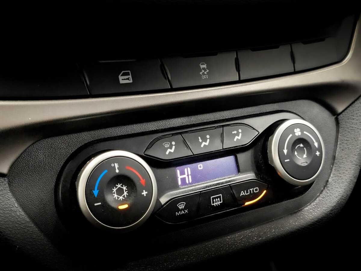 Lada (ВАЗ) Vesta с пробегом — 2017 год. Фото: #22