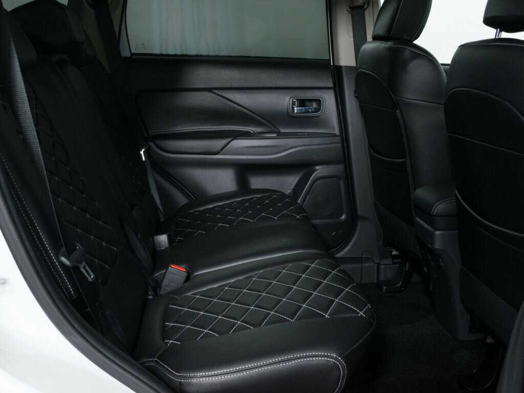 Mitsubishi Outlander с пробегом — 2022 год. Фото: #9