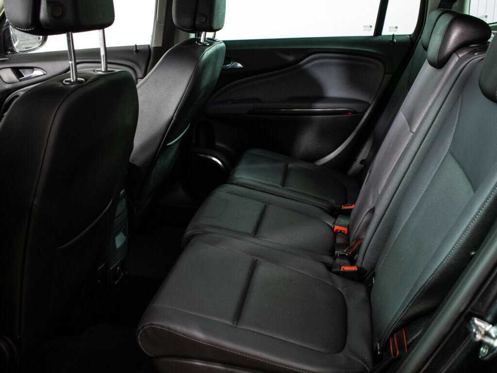 Opel Zafira с пробегом — 2012 год. Фото: #9