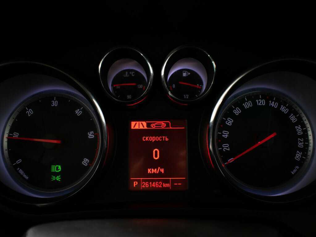 Opel Zafira с пробегом — 2012 год. Фото: #12