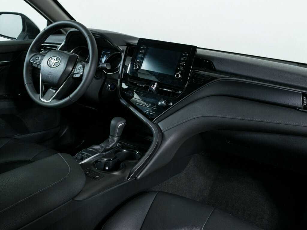 Toyota Camry с пробегом — 2021 год. Фото: #6