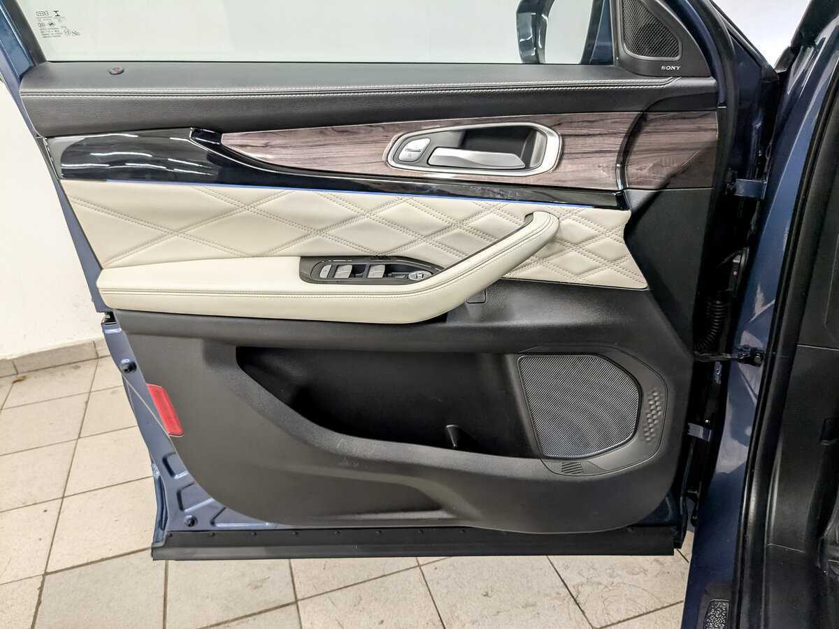 EXEED VX с пробегом — 2022 год. Фото: #16