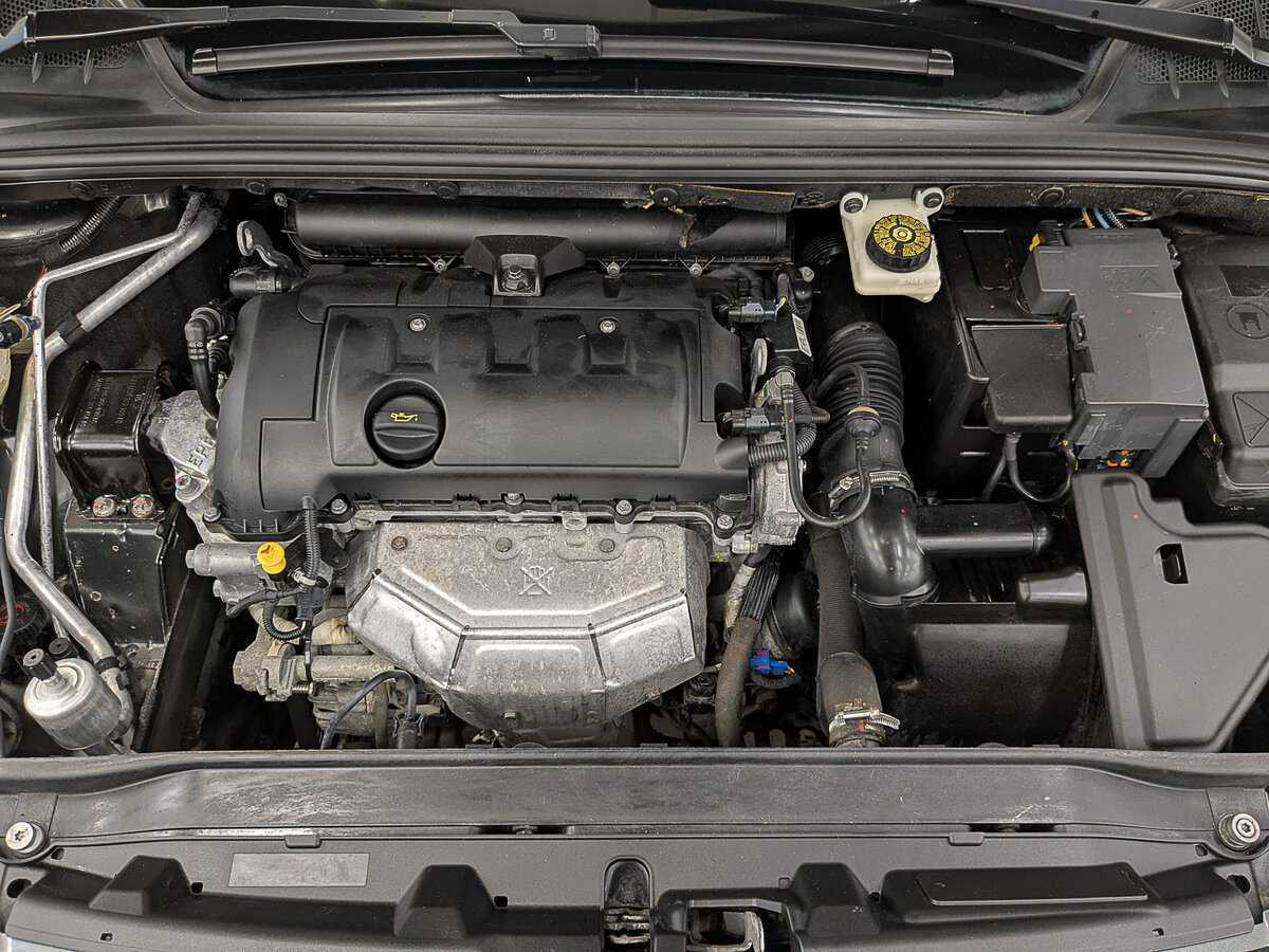 Peugeot 308 с пробегом — 2012 год. Фото: #8