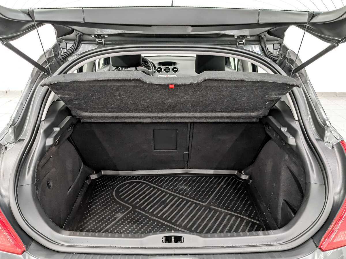 Peugeot 308 с пробегом — 2012 год. Фото: #9