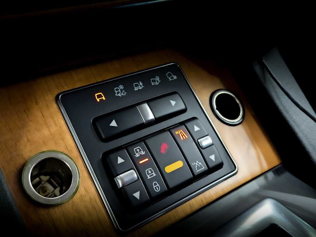 Land Rover Discovery с пробегом — 2013 год. Фото: #24