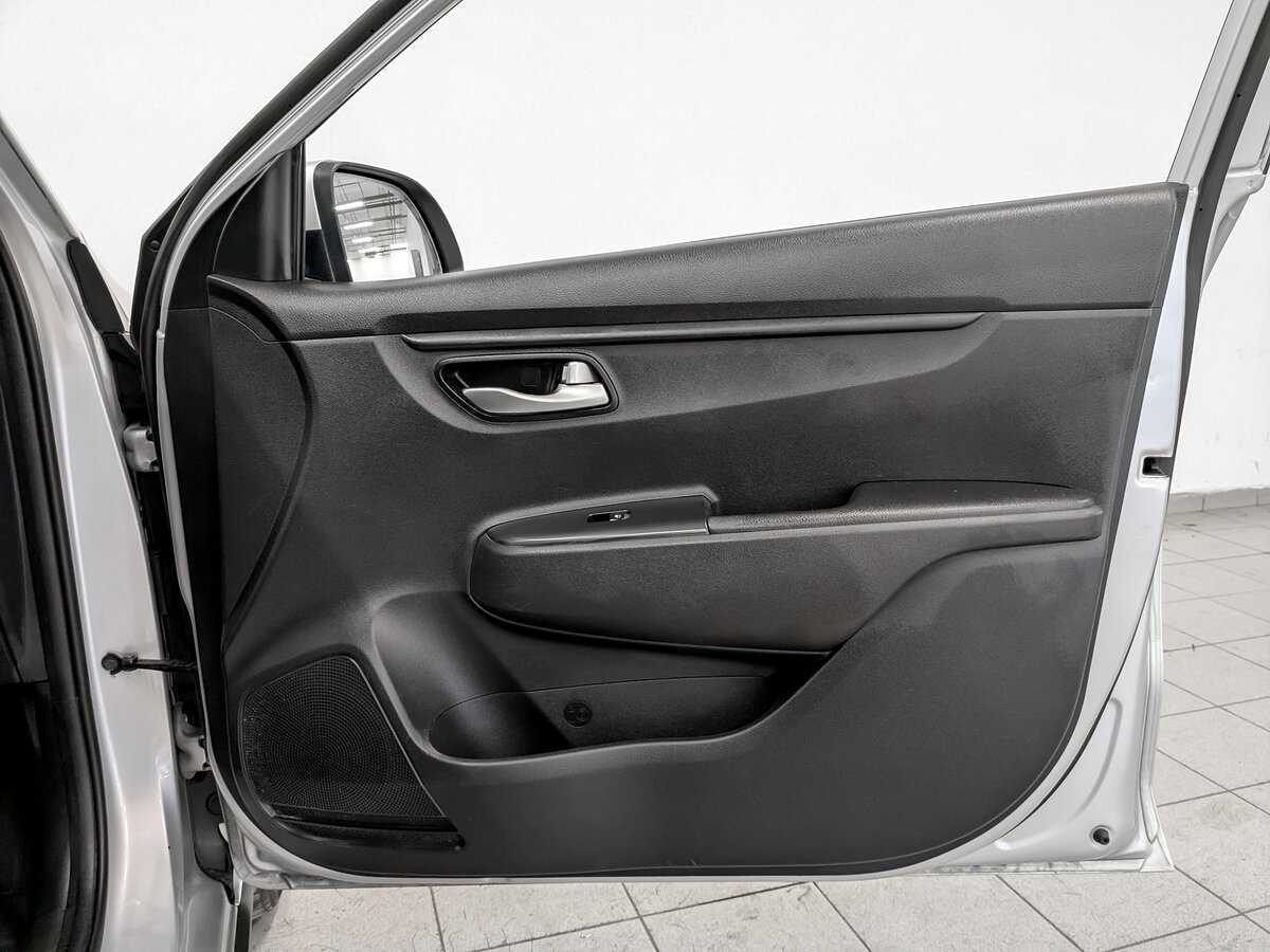 Kia Rio с пробегом — 2020 год. Фото: #20