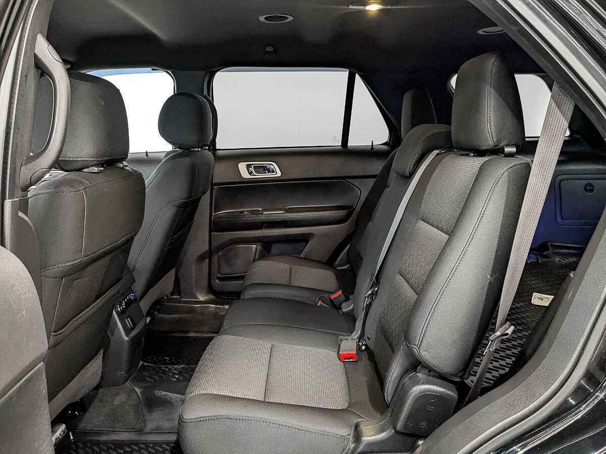Ford Explorer с пробегом — 2014 год. Фото: #17