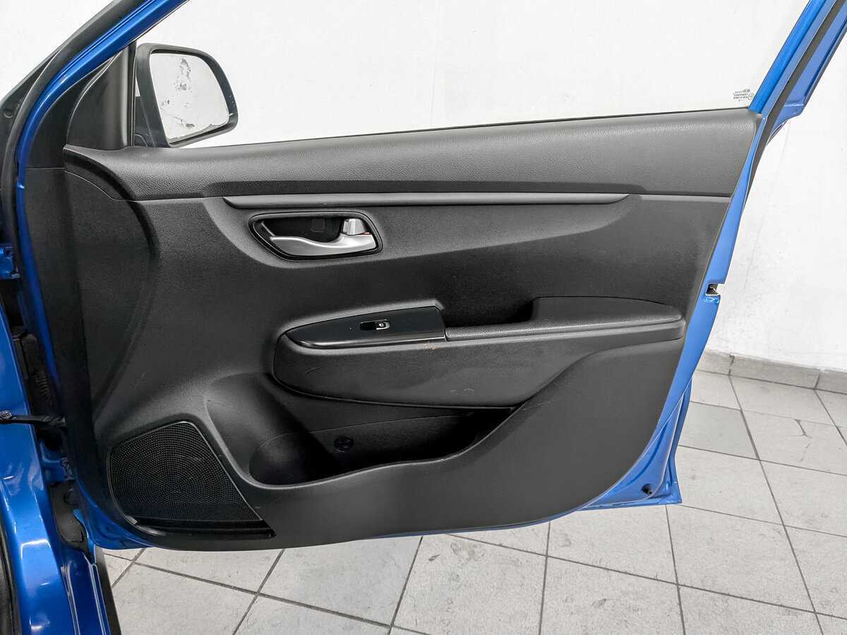 Kia Rio с пробегом — 2020 год. Фото: #20