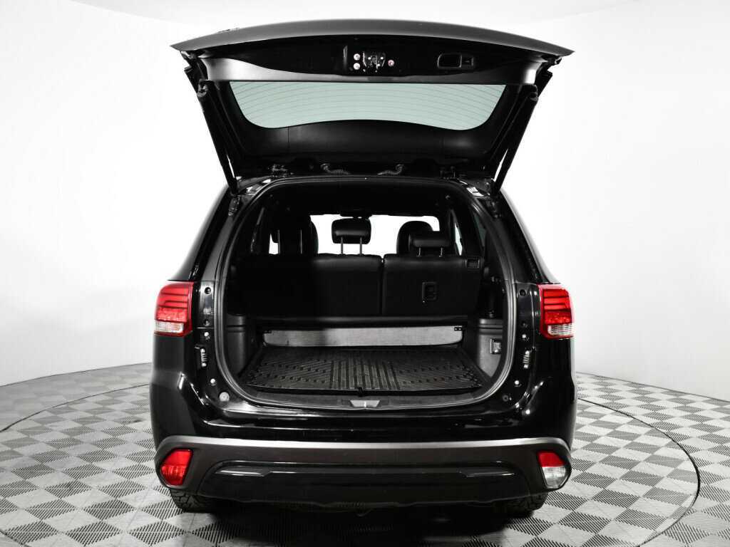 Mitsubishi Outlander с пробегом — 2021 год. Фото: #16