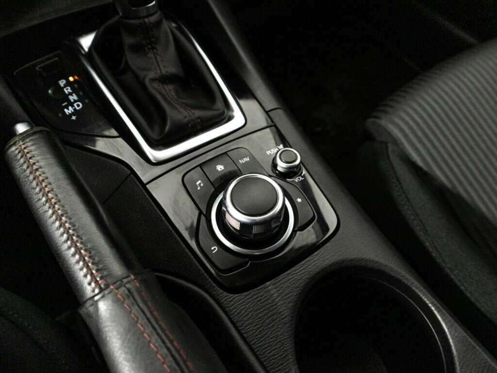 Mazda 3 с пробегом — 2013 год. Фото: #17