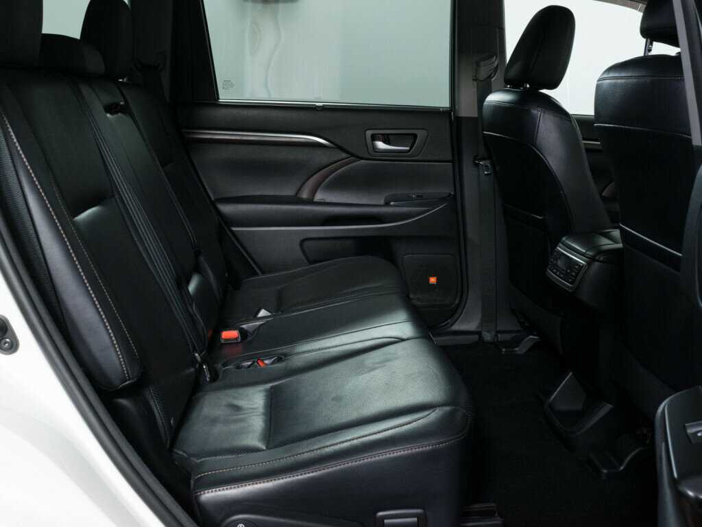 Toyota Highlander с пробегом — 2014 год. Фото: #9