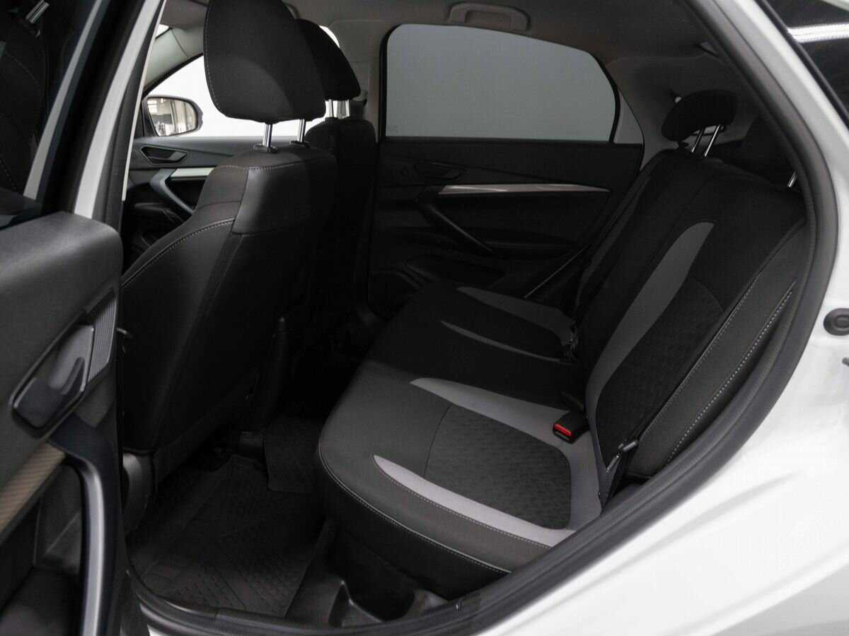 Lada (ВАЗ) Vesta с пробегом — 2023 год. Фото: #9