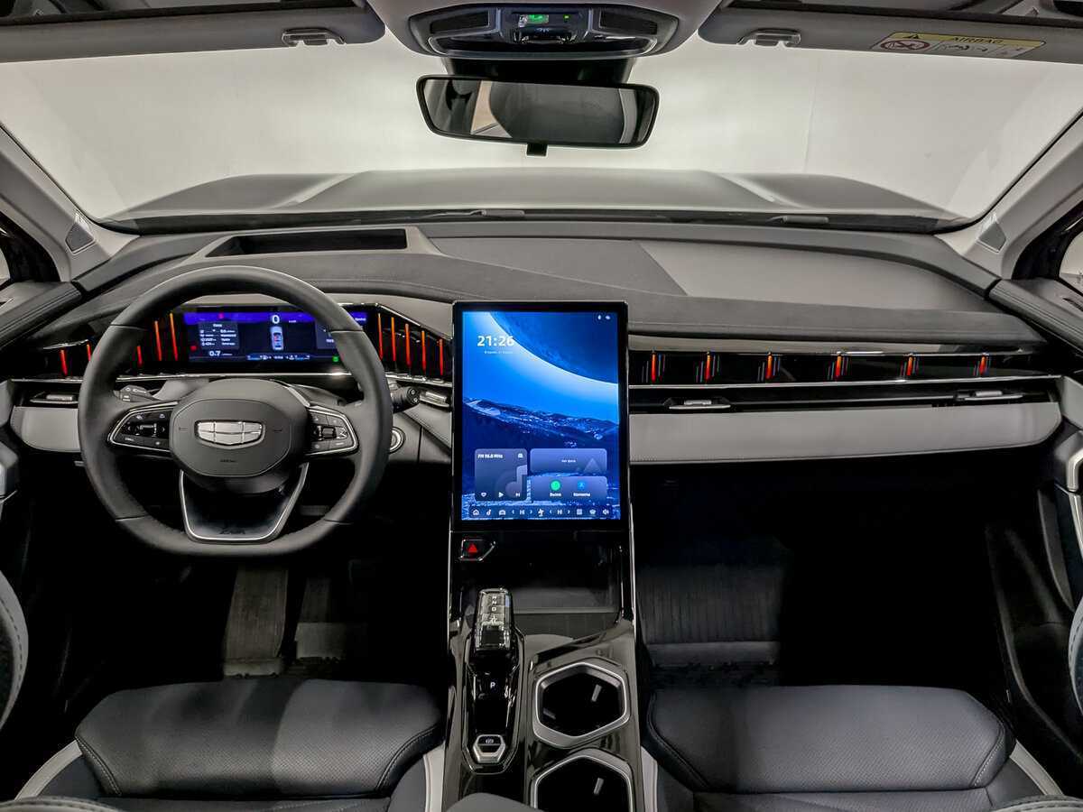 Geely Atlas с пробегом — 2024 год. Фото: #13