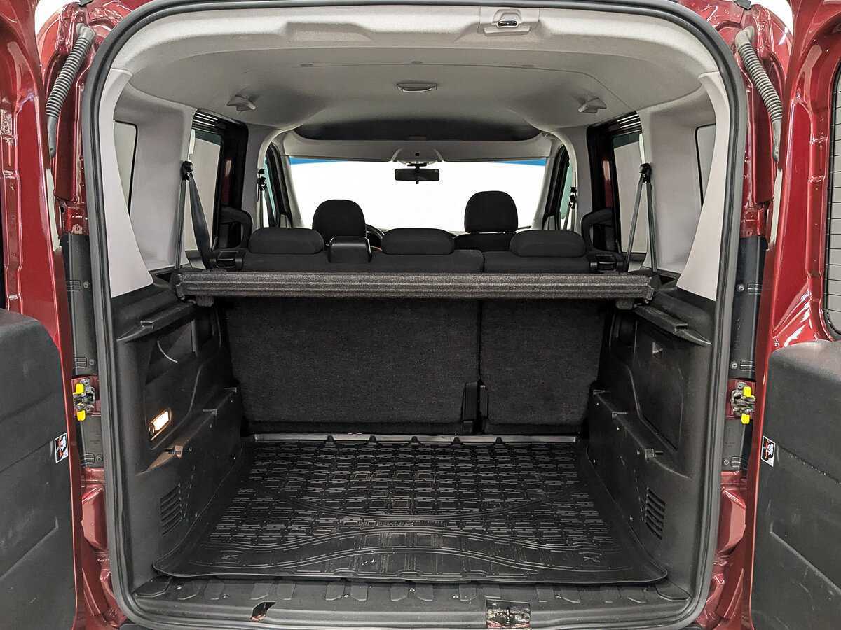 Fiat Doblo с пробегом — 2017 год. Фото: #9