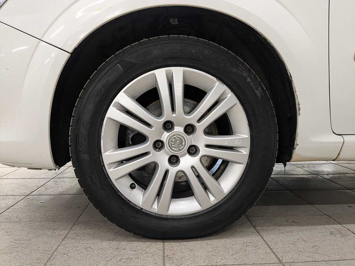 Opel Zafira с пробегом — 2013 год. Фото: #11