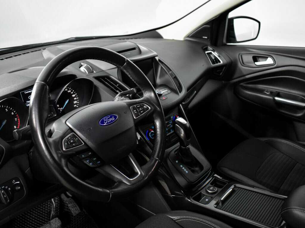 Ford Kuga с пробегом — 2017 год. Фото: #8