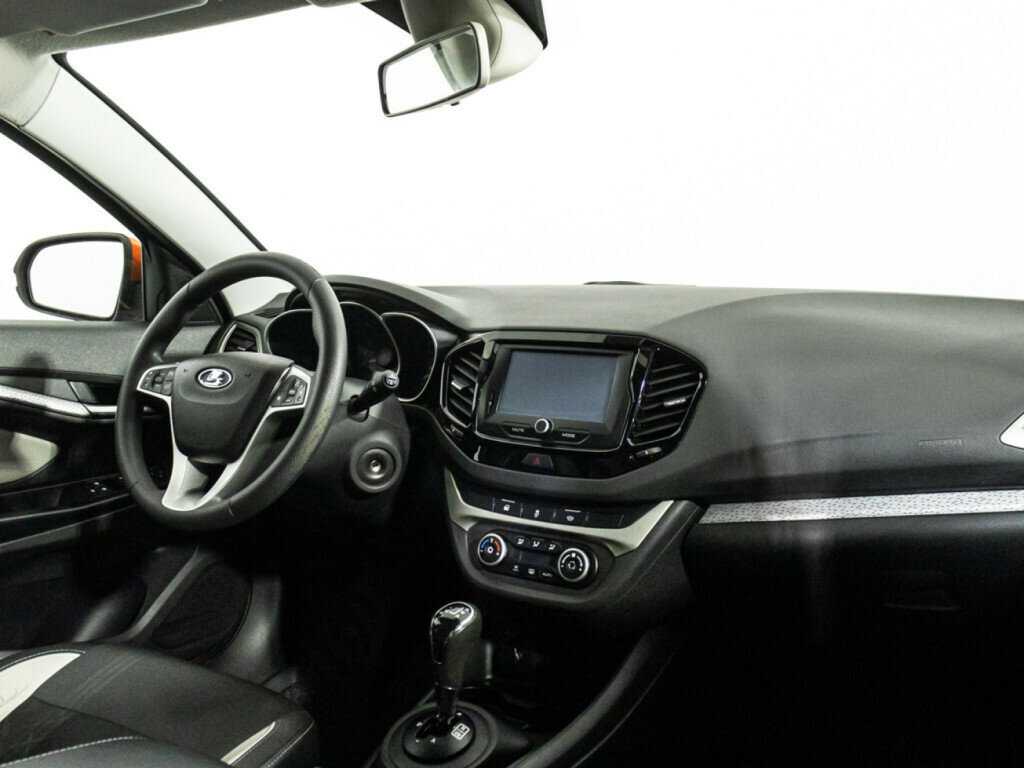 Lada (ВАЗ) Vesta с пробегом — 2018 год. Фото: #8