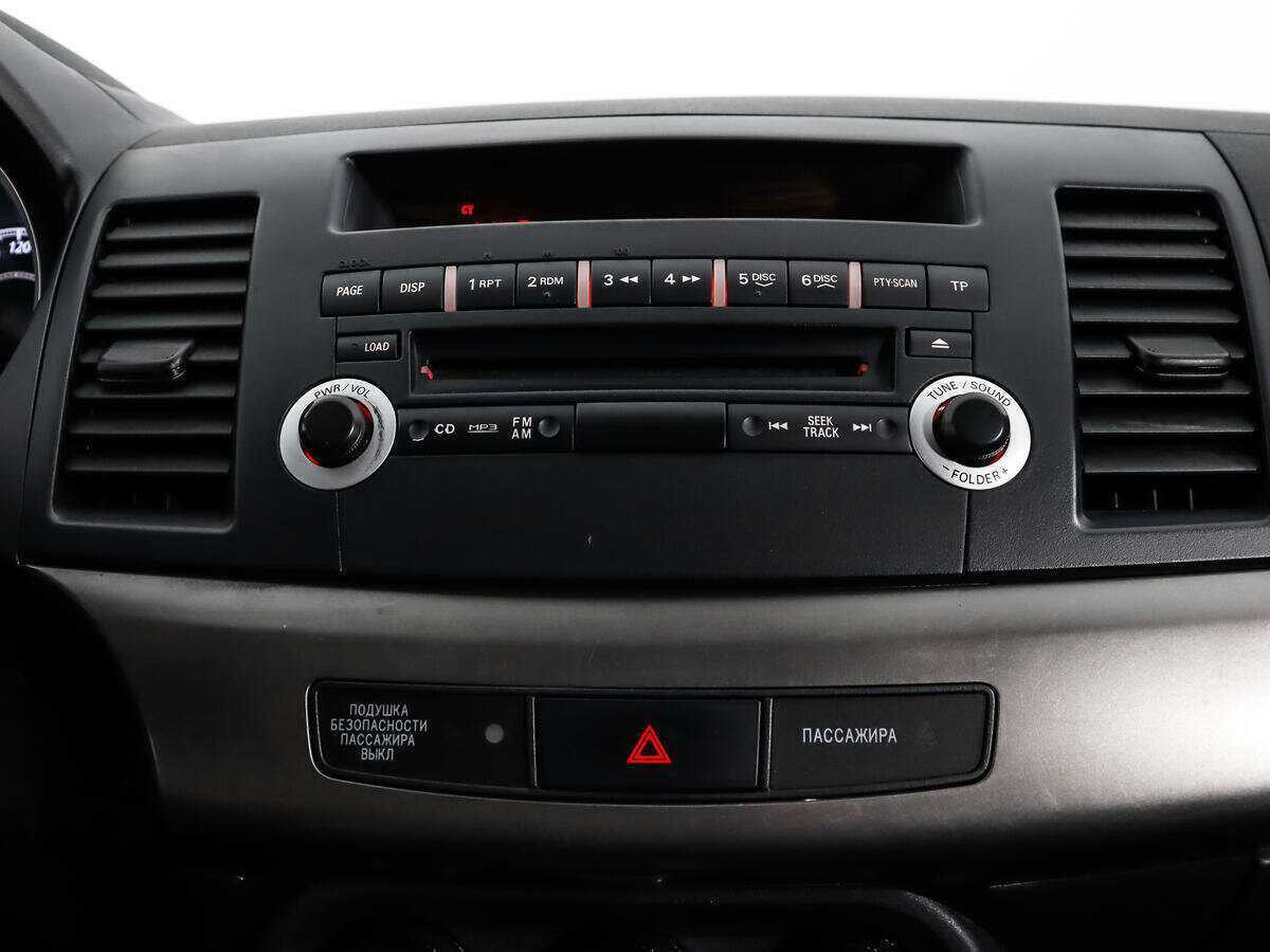 Mitsubishi Lancer с пробегом — 2012 год. Фото: #10