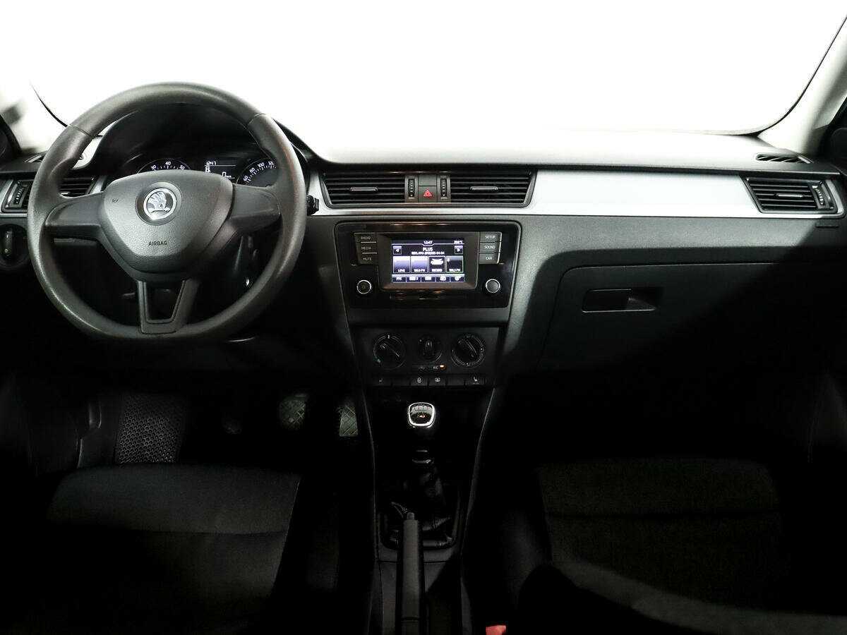 Skoda Rapid с пробегом — 2017 год. Фото: #9