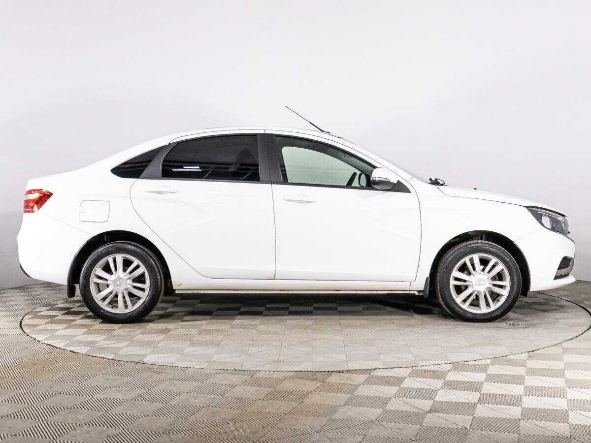 Lada (ВАЗ) Vesta с пробегом — 2017 год. Фото: #3