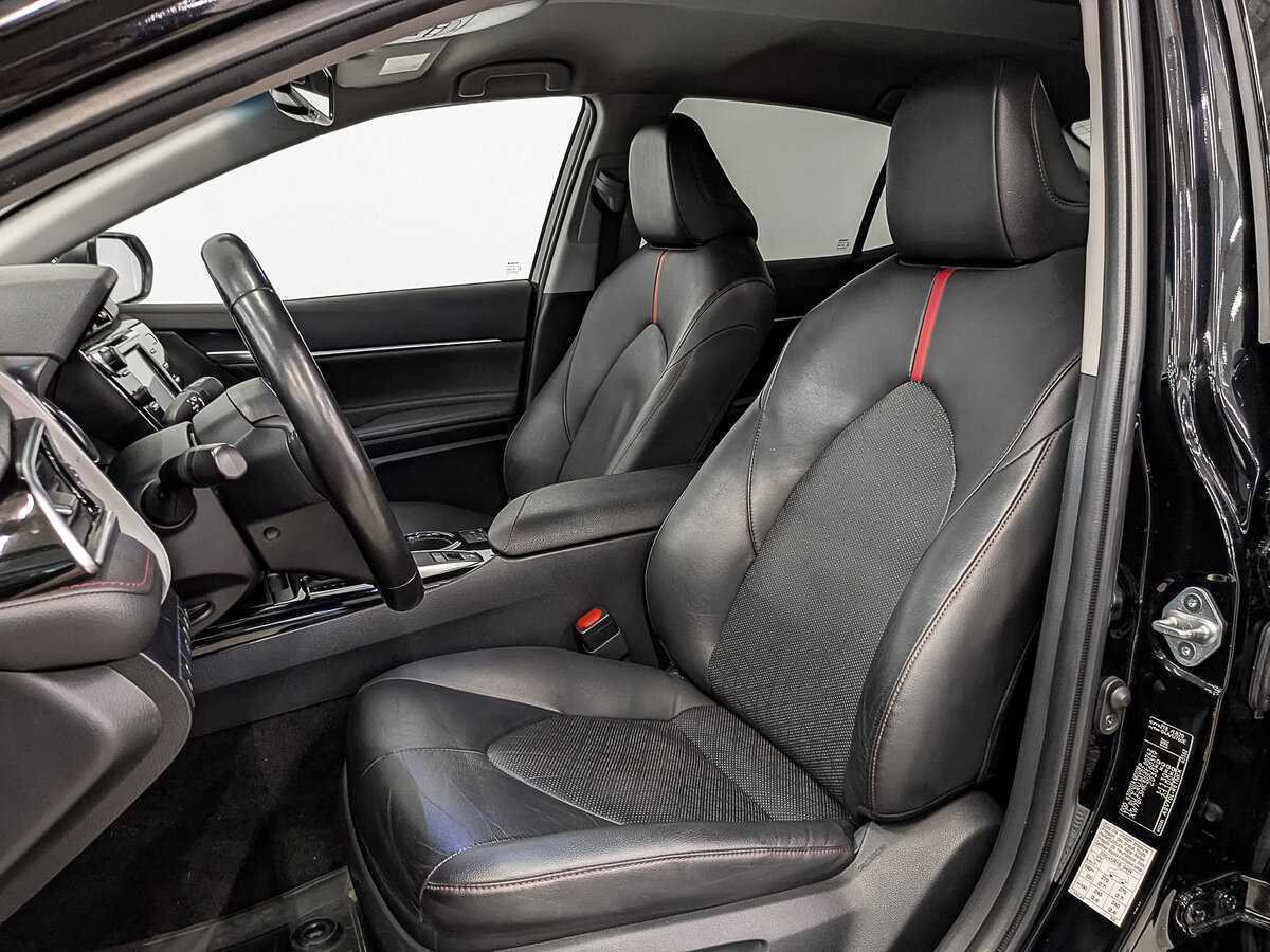 Toyota Camry с пробегом — 2020 год. Фото: #19