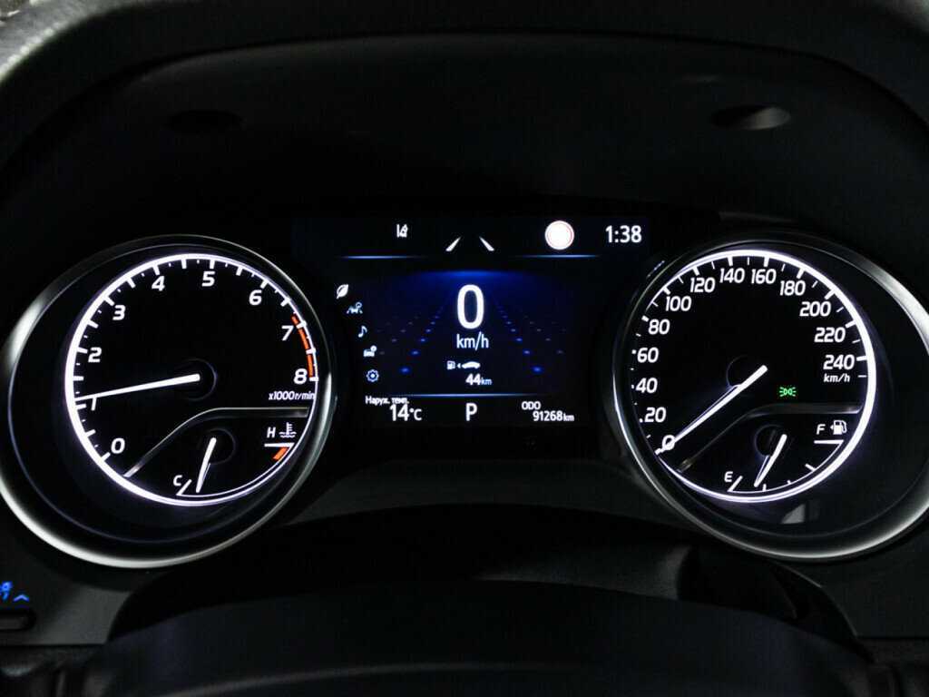 Toyota Camry с пробегом — 2021 год. Фото: #11