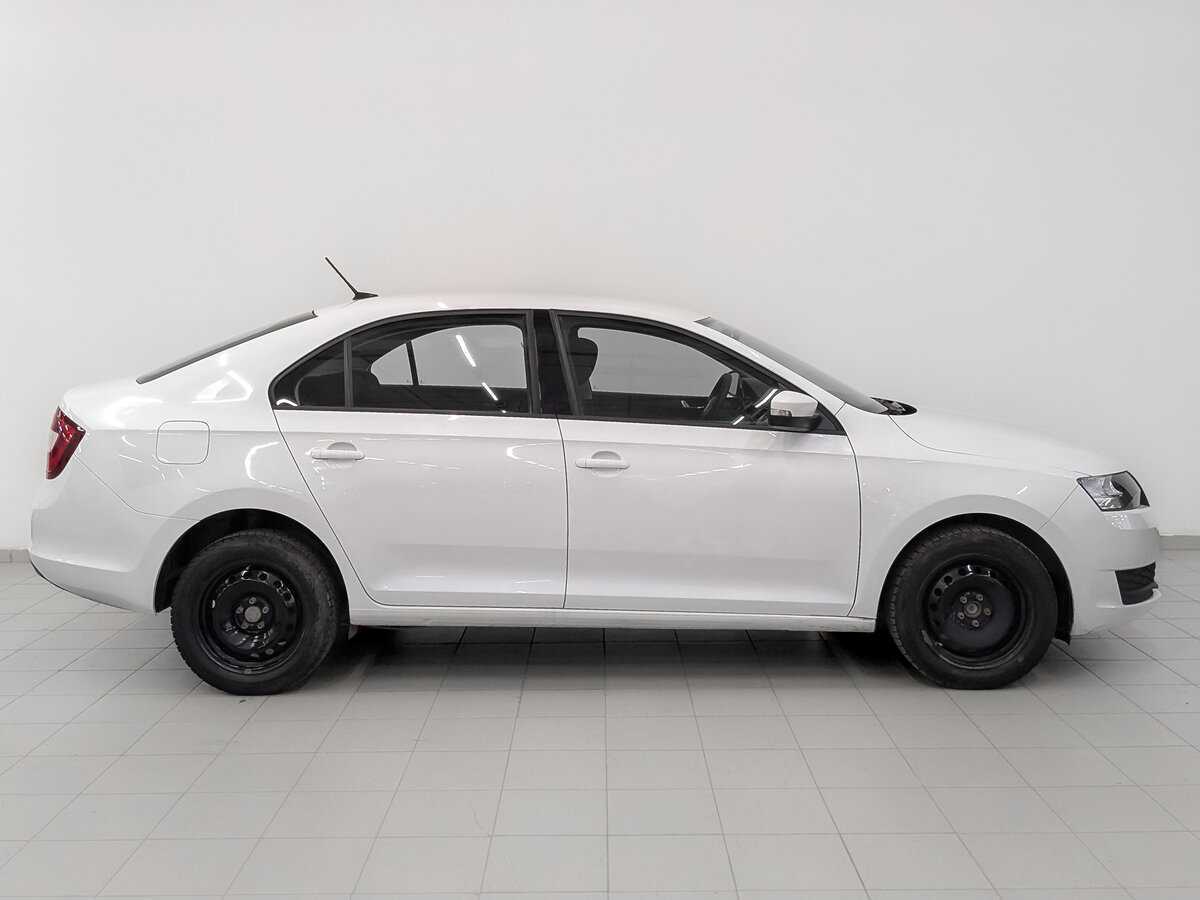 Skoda Rapid с пробегом — 2017 год. Фото: #3
