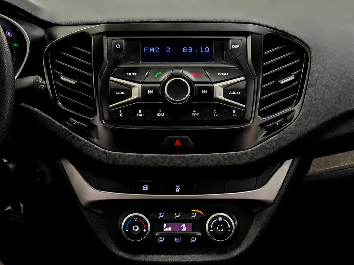 Lada (ВАЗ) Vesta с пробегом — 2016 год. Фото: #14