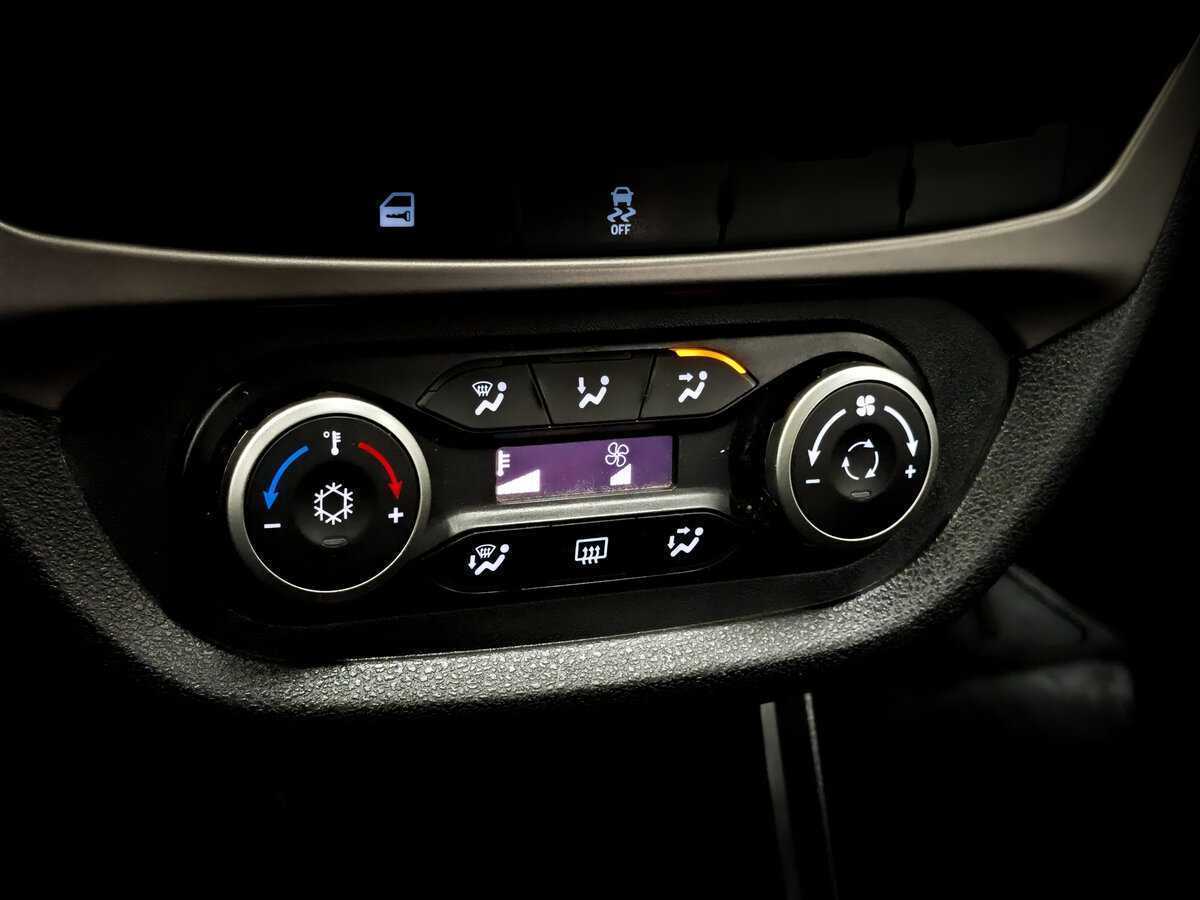 Lada (ВАЗ) Vesta с пробегом — 2016 год. Фото: #24