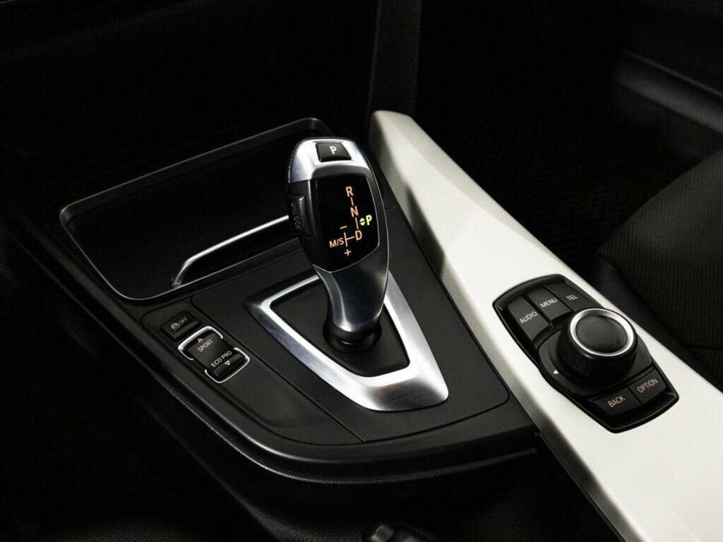 BMW 3 серии с пробегом — 2016 год. Фото: #15