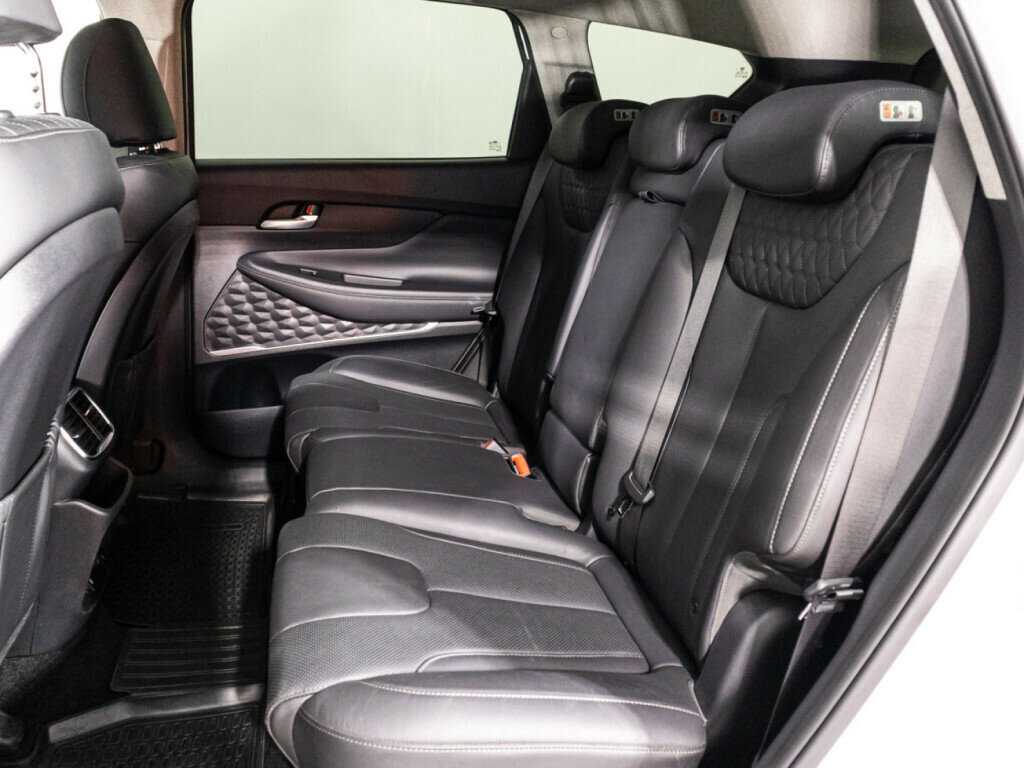 Hyundai Santa Fe с пробегом — 2019 год. Фото: #9