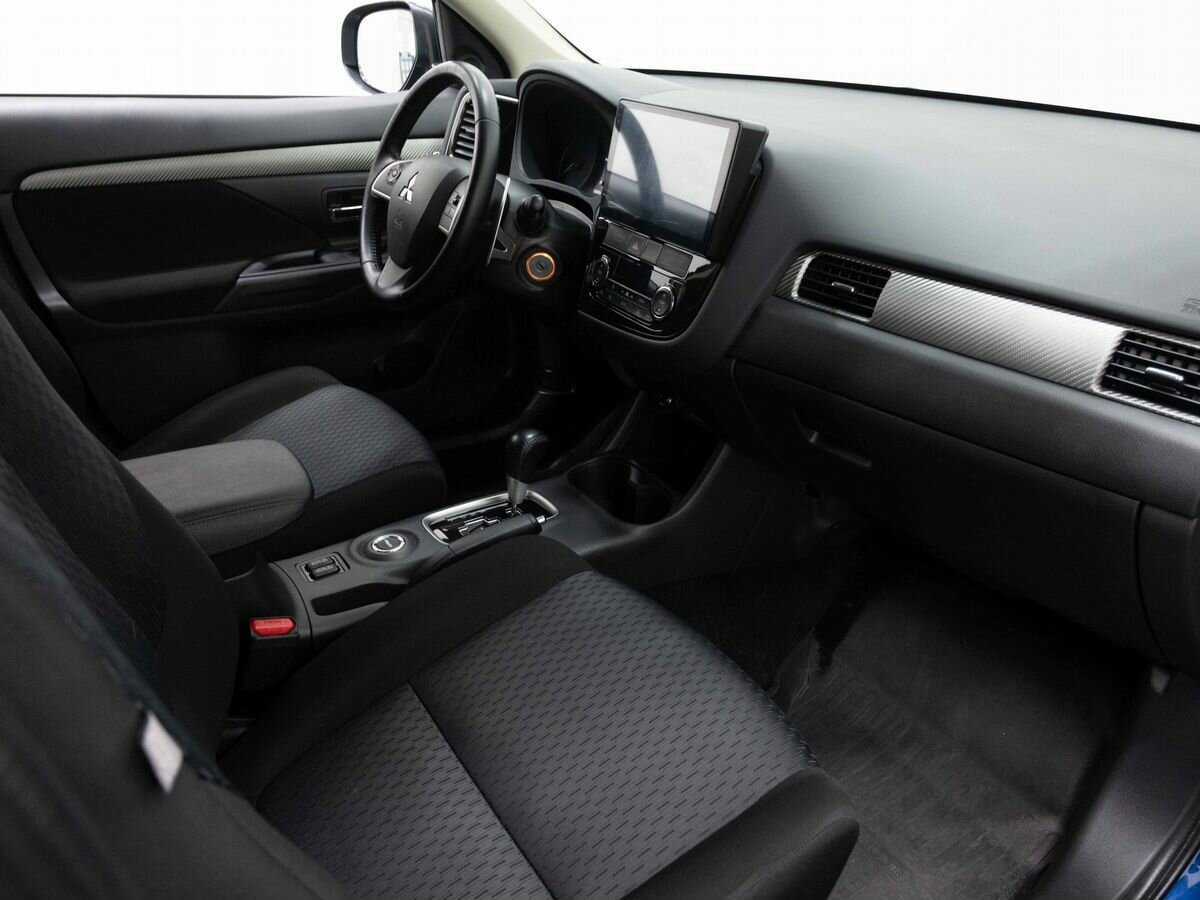 Mitsubishi Outlander с пробегом — 2014 год. Фото: #10