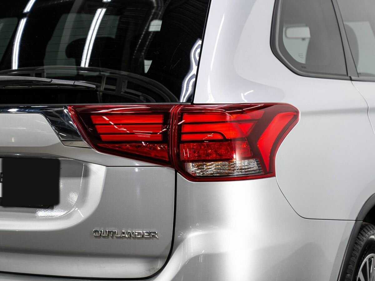 Mitsubishi Outlander с пробегом — 2018 год. Фото: #6