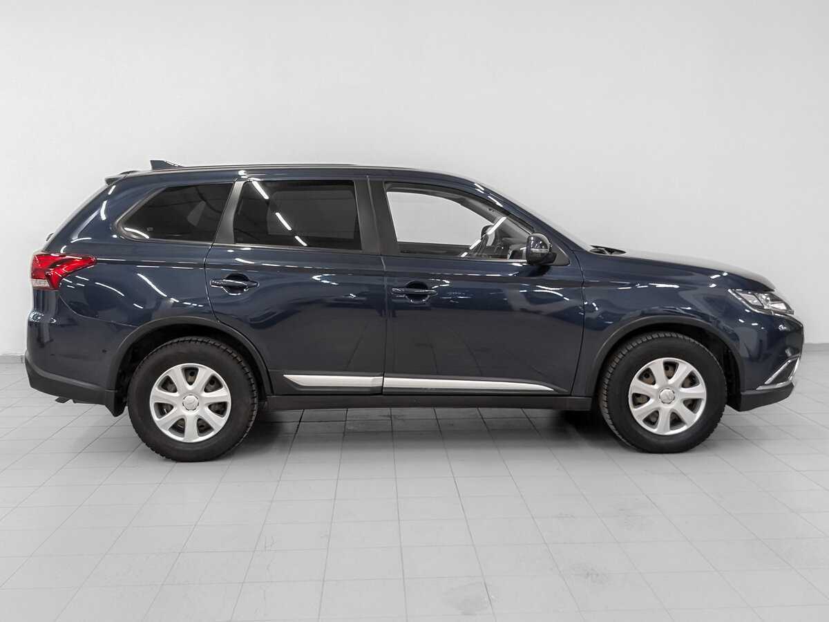 Mitsubishi Outlander с пробегом — 2017 год. Фото: #3