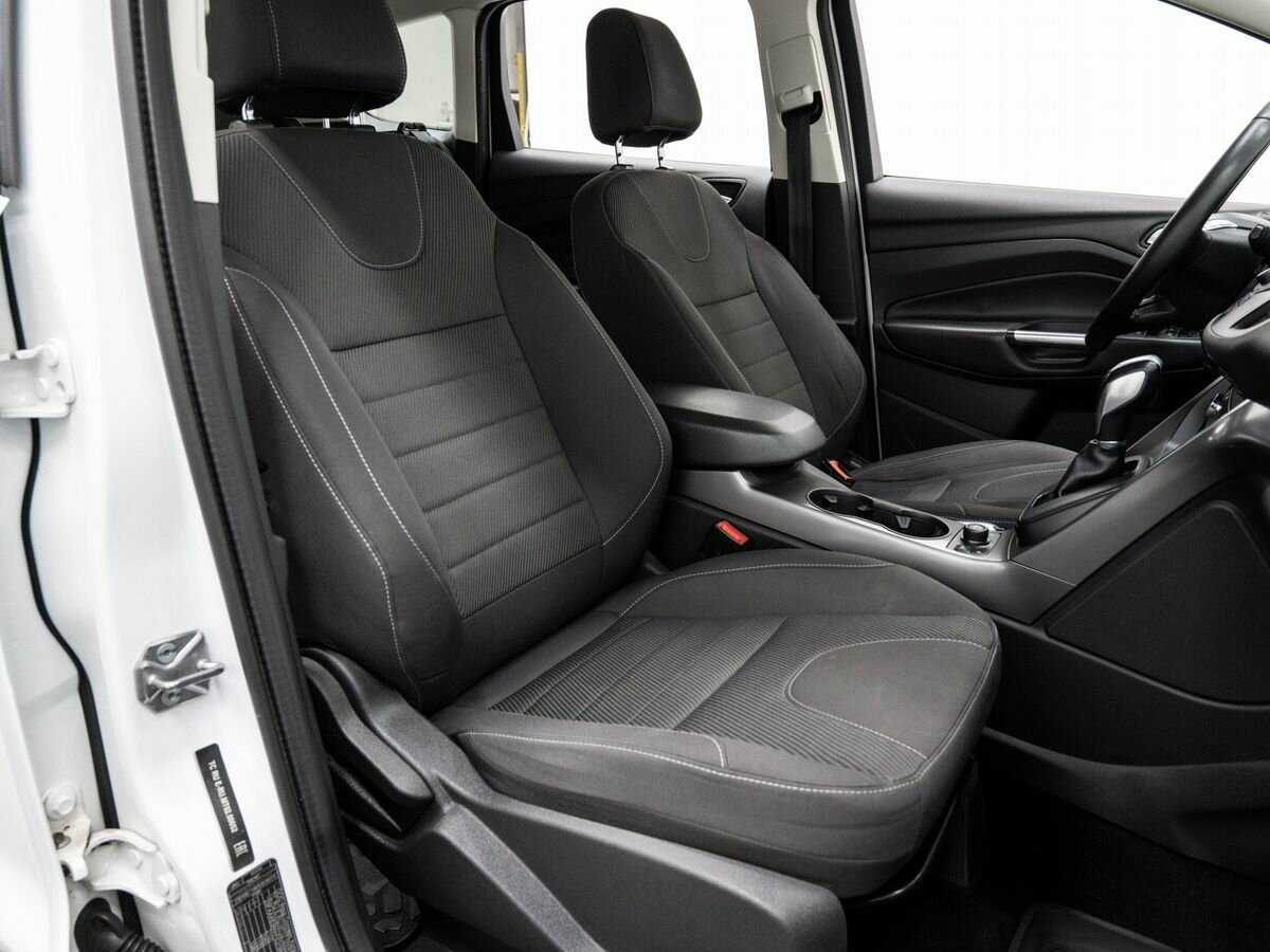 Ford Kuga с пробегом — 2015 год. Фото: #7