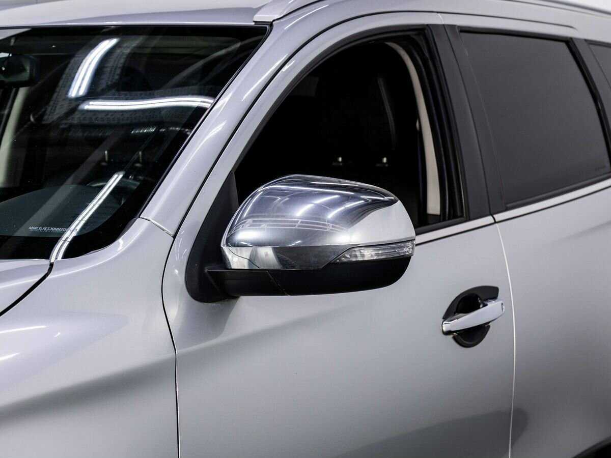 Mitsubishi Pajero Sport с пробегом — 2017 год. Фото: #6