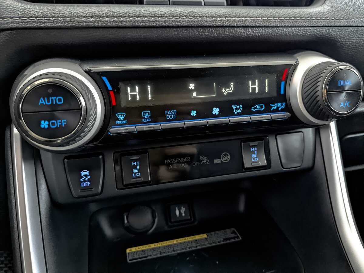 Toyota RAV4 с пробегом — 2019 год. Фото: #27