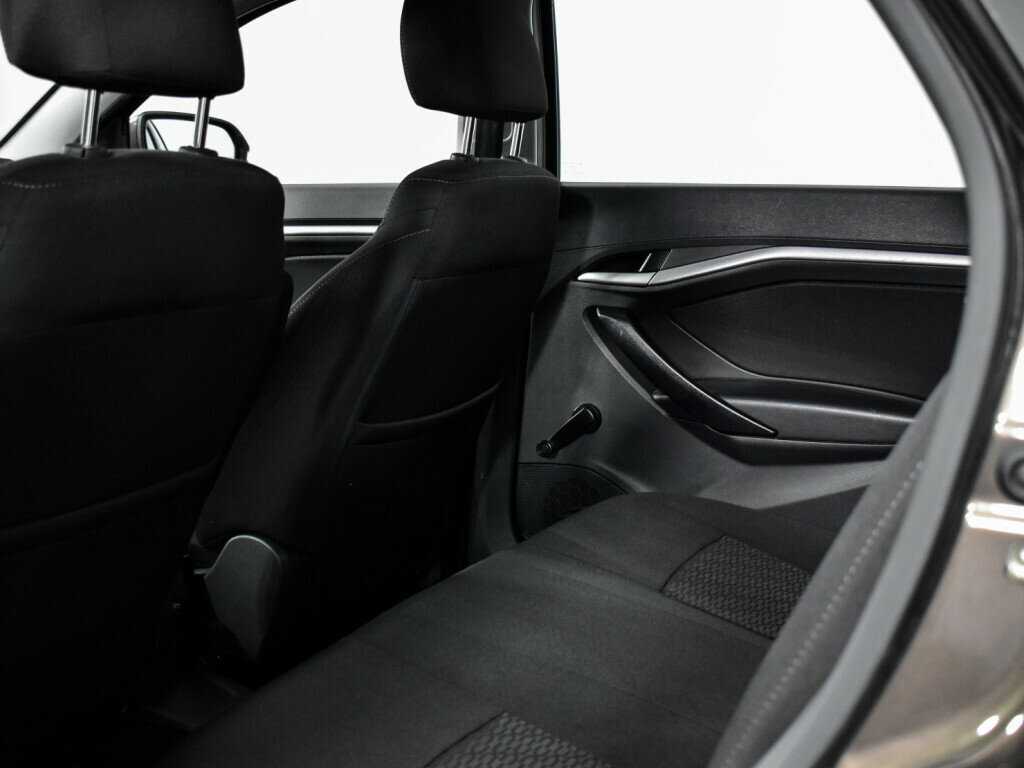 Lada (ВАЗ) Vesta с пробегом — 2017 год. Фото: #12