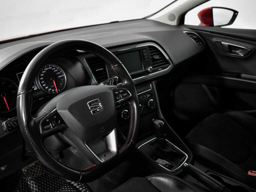 SEAT Leon с пробегом — 2013 год. Фото: #8