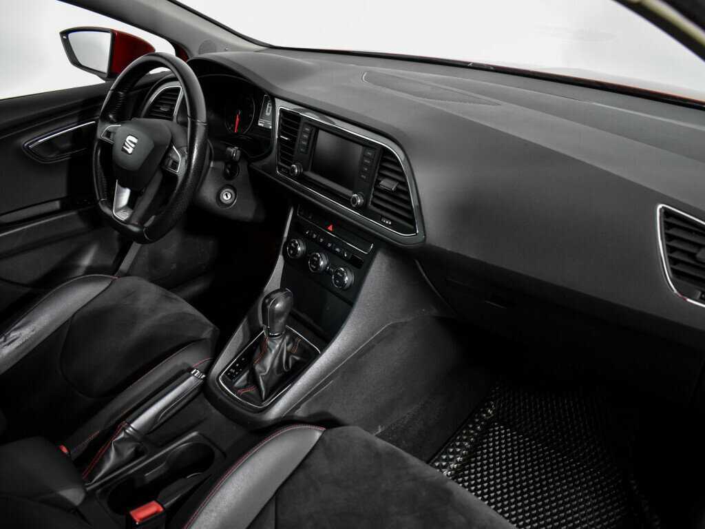 SEAT Leon с пробегом — 2013 год. Фото: #13
