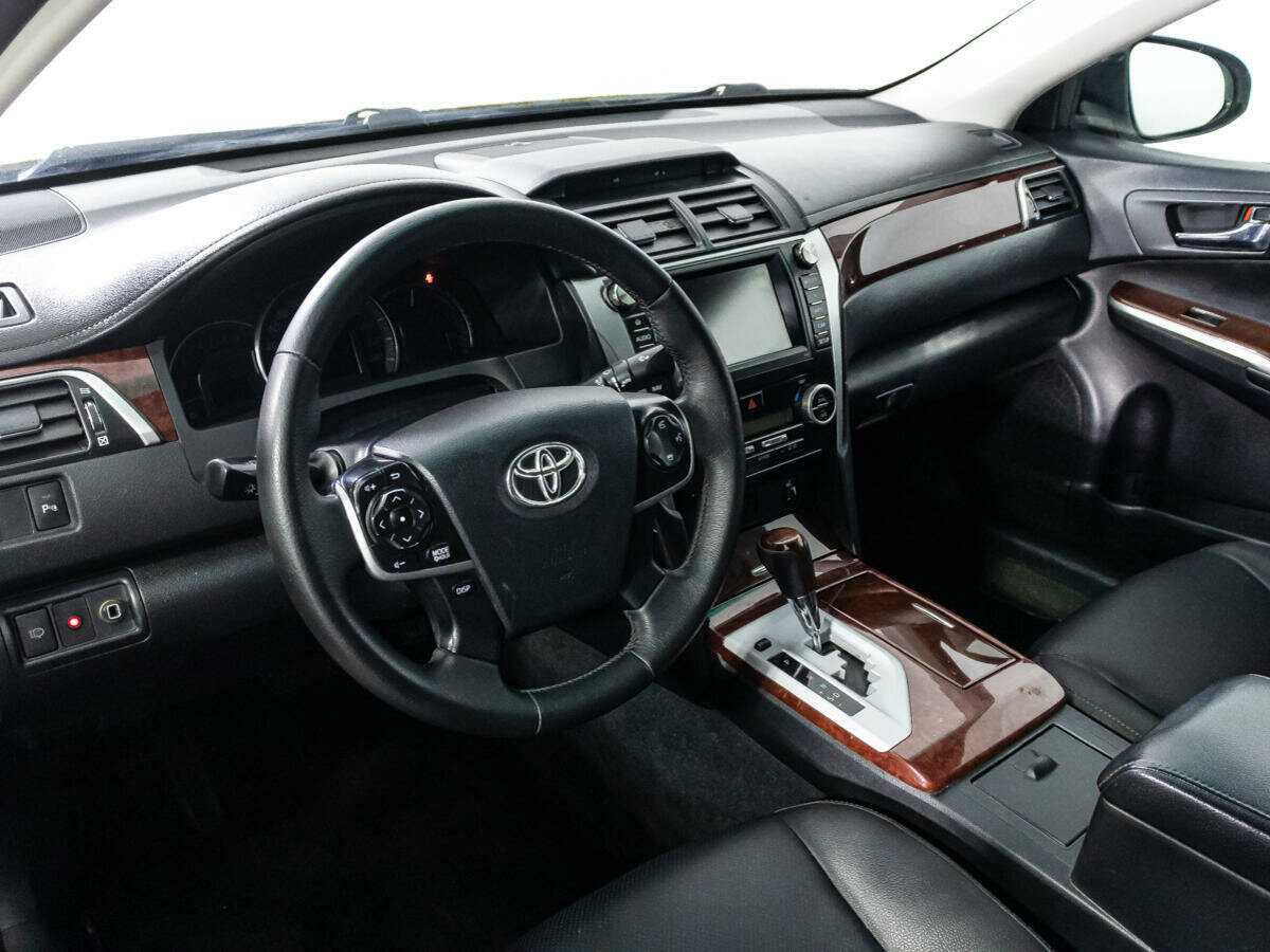 Toyota Camry с пробегом — 2012 год. Фото: #10