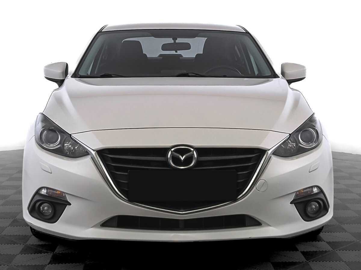 Mazda 3 с пробегом — 2015 год. Фото: #1