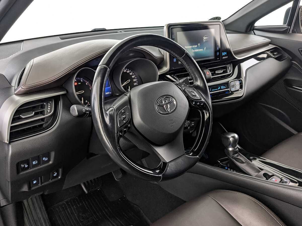 Toyota C-HR с пробегом — 2017 год. Фото: #14