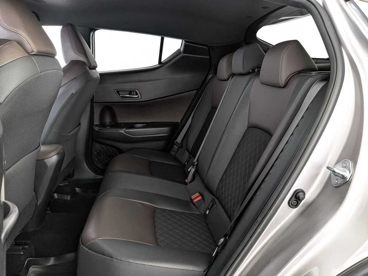 Toyota C-HR с пробегом — 2017 год. Фото: #17