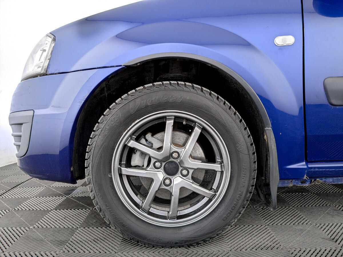 Lada (ВАЗ) Largus с пробегом — 2013 год. Фото: #17