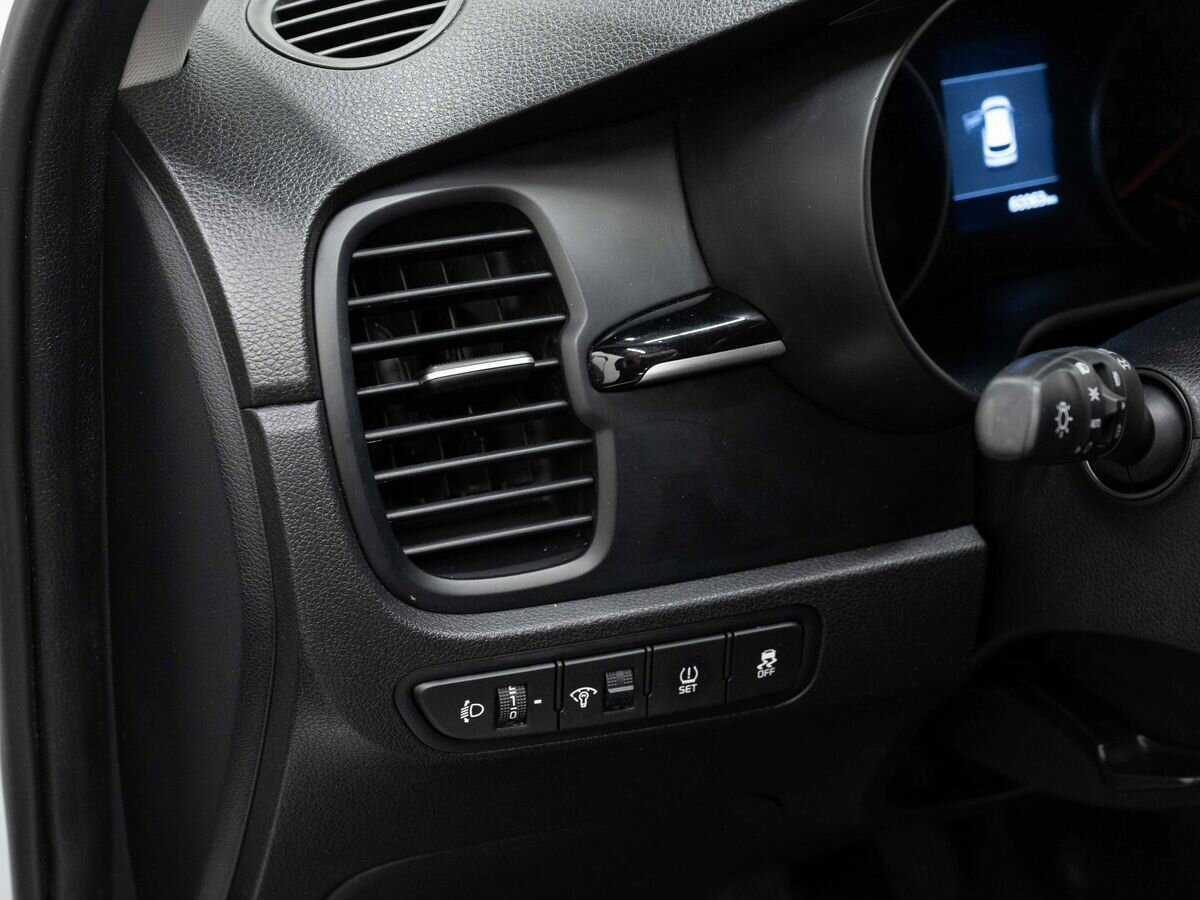 Kia Rio с пробегом — 2020 год. Фото: #20