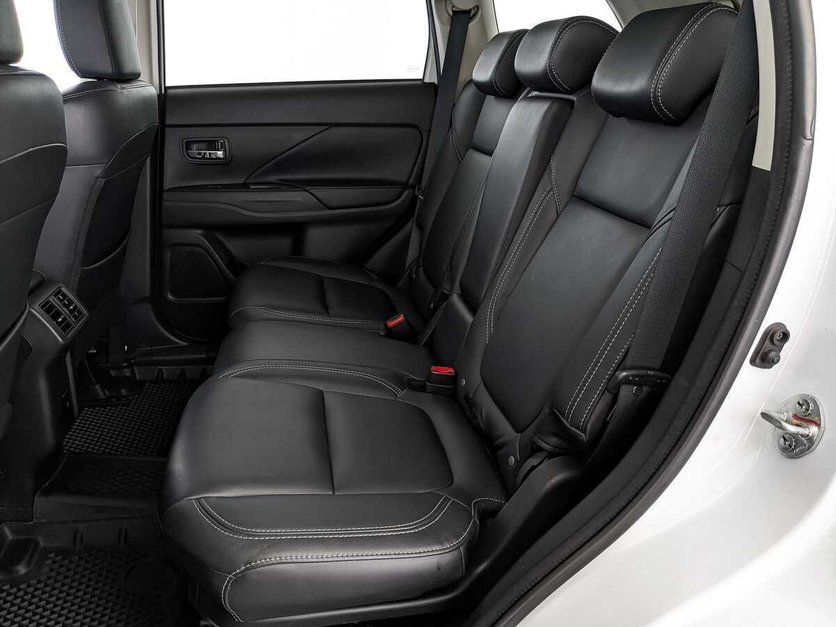 Mitsubishi Outlander с пробегом — 2021 год. Фото: #15